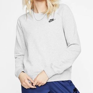 Nike Sportswear Essential Fleece Crew Sweatshirt- Heather grey size M